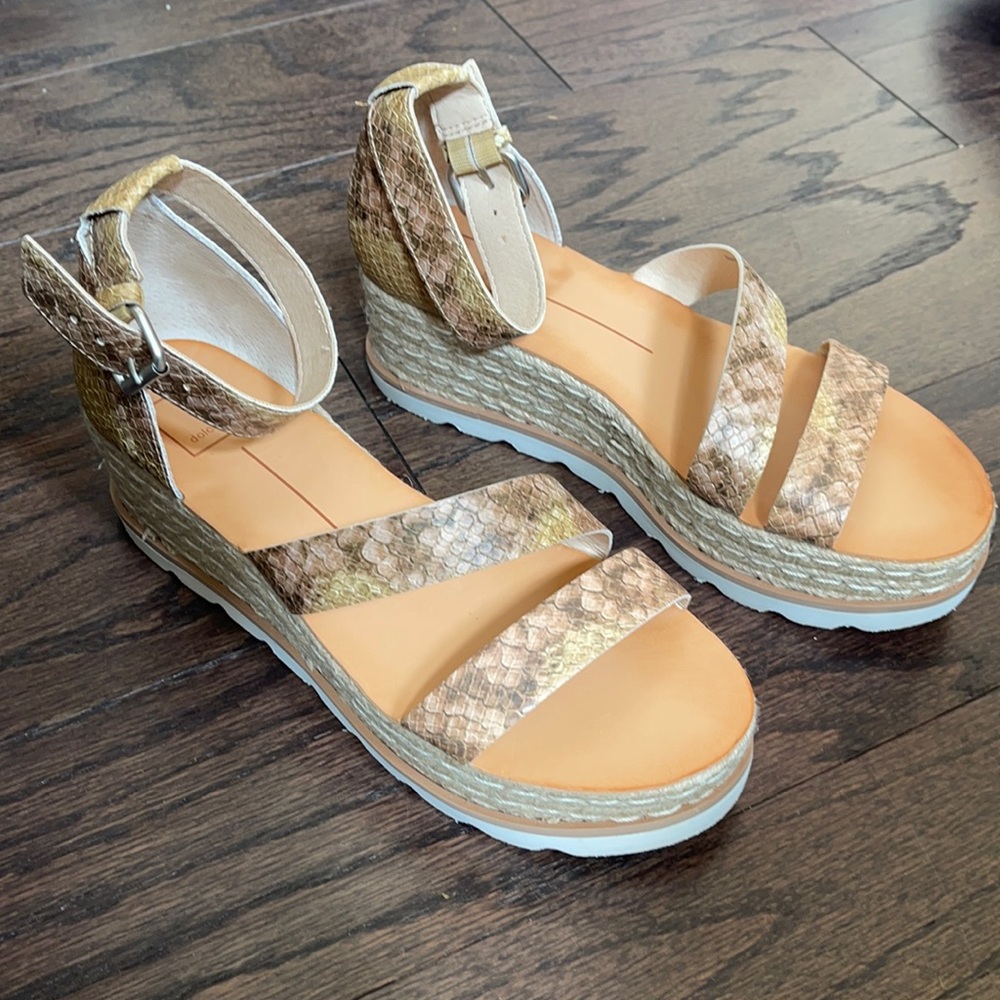 Dolce Vita wedge sandals size 9. Snake print NWOT